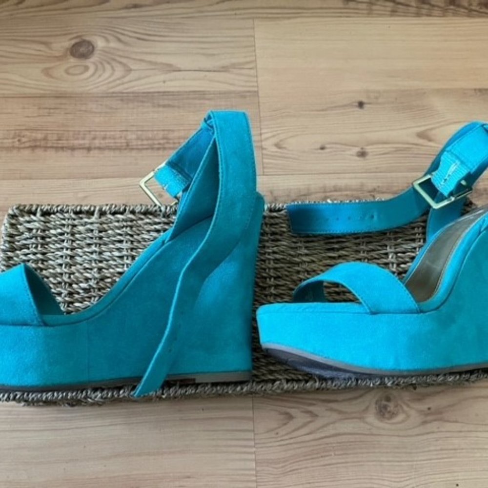 Fioni Teal Suede Wedge Heels - Size 7